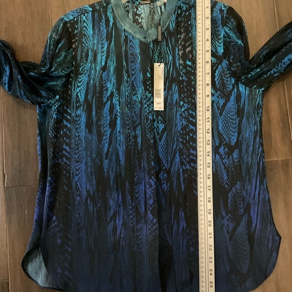 ELIE TAHARI Terri Stargazer Animal Print Silk Blouse Leather Collar Size M - Picture 10 of 10